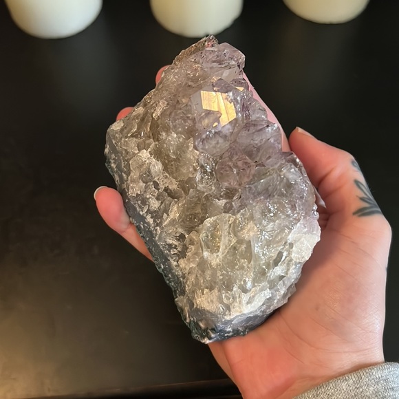 Amethyst cluster with rutilation and natural Prehnite towards the bottom - Picture 8 of 8